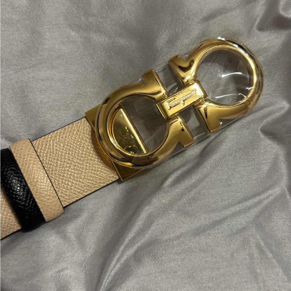 **Salvatore Ferragamo Gancini Reversible Belt